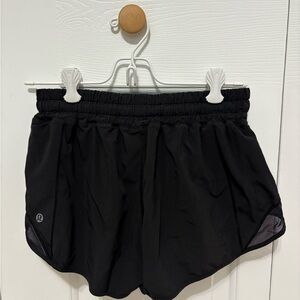 Lululemon Hotty Hot Low-Rise Lined Short 2.5” in Black
